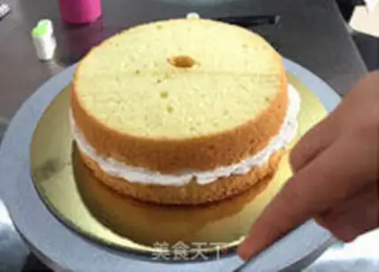 Make Double-coloured Barbie cake step 2