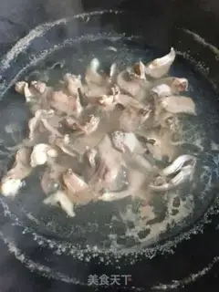 Make Light-chip pig heart soup step 2