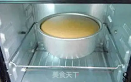Make Strawberry cream cake step 7