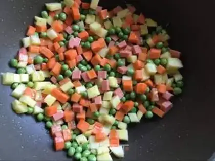 Make Pineapple rice step 3