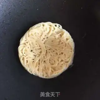 Make Noodle burger step 8
