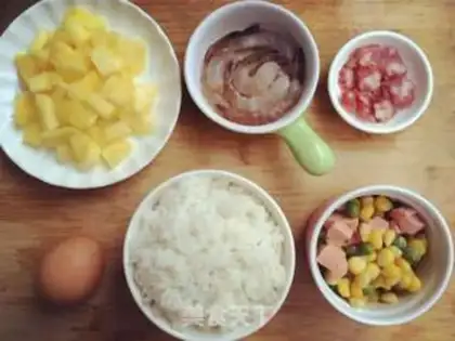 Make Pineapple rice step 1