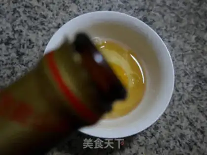 Make Eggs and snowbread soup step 1