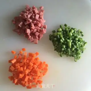 Make Pineapple rice step 1