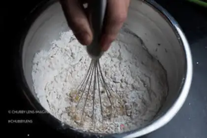 Make A double-coloured twilight cake step 8