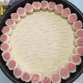 Make A big shrimp pizza with sausages step 6