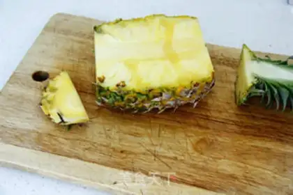 Make Fresh strawberry pineapple milkshake step 2