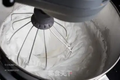 Make A double-coloured twilight cake step 12
