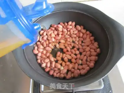 Make Plumbing peanut rice step 1