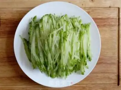 Make ♪ Blue radish shrimp stew ♪ step 1