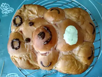 Make Stupid bear bread step 24