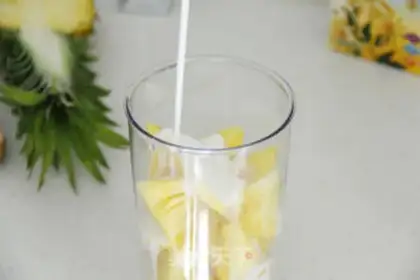 Make Fresh strawberry pineapple milkshake step 14