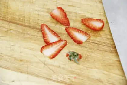 Make Fresh strawberry pineapple milkshake step 20