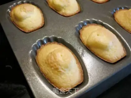 Make pineapple Madeleine step 5