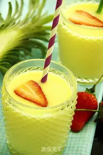 Make Fresh strawberry pineapple milkshake step 21