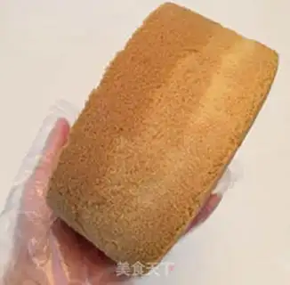 Make Strawberry cake step 5