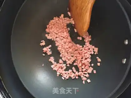 Make Onion egg fried rice step 4