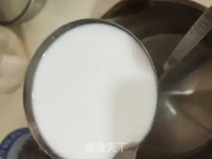 Make Red bean coconut horse hoof cake step 3