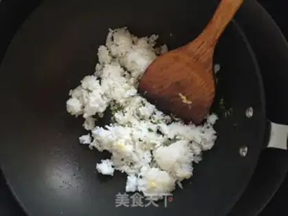 Make Onion egg fried rice step 7