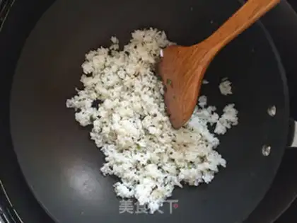 Make Onion egg fried rice step 8
