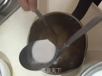 Make Red bean coconut horse hoof cake step 7