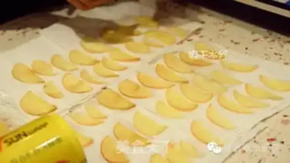 Make Rose apple rolls step 3