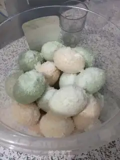Make A duck egg step 4