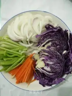 Make Pyramid with green pepper step 0