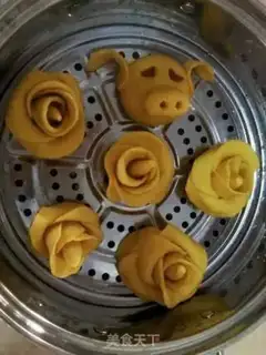 Make Pumpkin animal buns step 1
