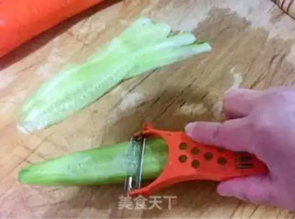 Make Creaming tofu with beetles step 2