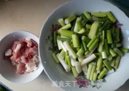 Make Garlic fried meat step 0