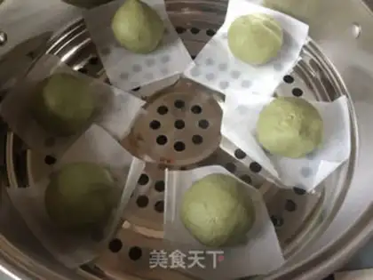 Make The pine balls, the yellow pack step 15