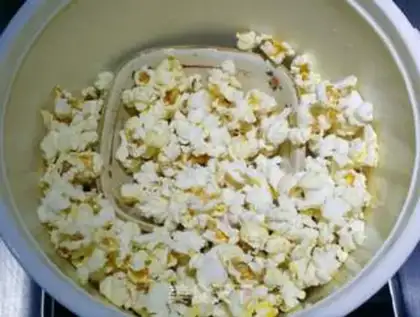 Make No oil, no sugar popcorn step 5
