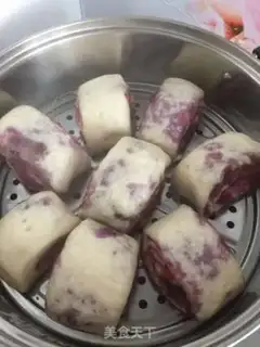 Make The croquettes cut the buns step 4