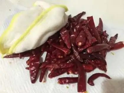 Make Secret pepper oil step 3