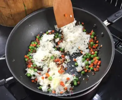 Make Chicken fried rice step 3