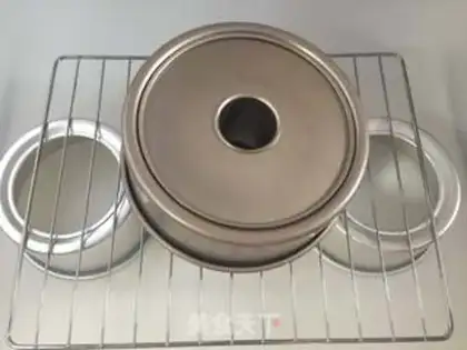 Make Eight-inch twilight cake step 14