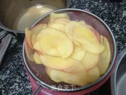 Make Apple roses step 3