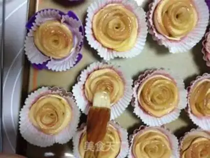 Make Apple roses step 8