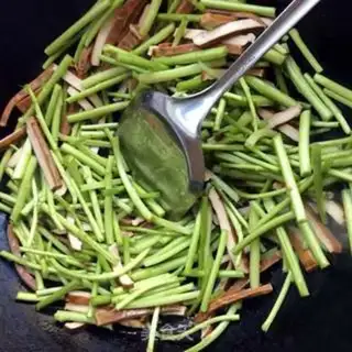 Make Cleaning up the artichokes step 4