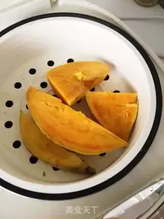 Make A lot of fun, a lot of sweet potatoes step 1