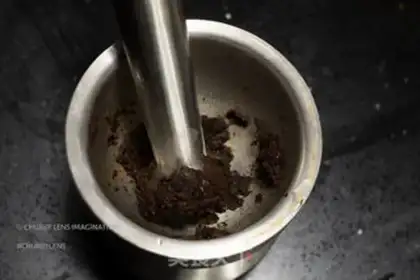 Make The gravy of gold and garlic venom step 2