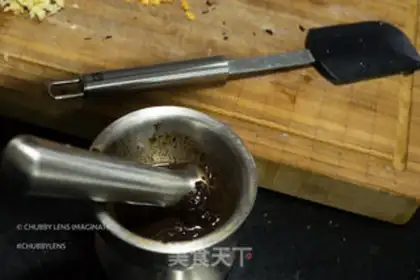 Make The gravy of gold and garlic venom step 3