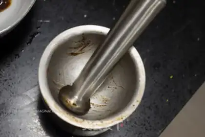 Make The gravy of gold and garlic venom step 4