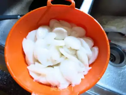 Make Shrimp sauerkraut step 1