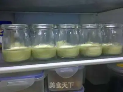 Make Rainbow pudding step 2