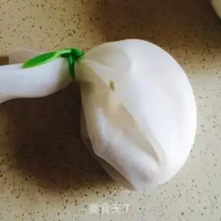 Make A duck eggcake step 1