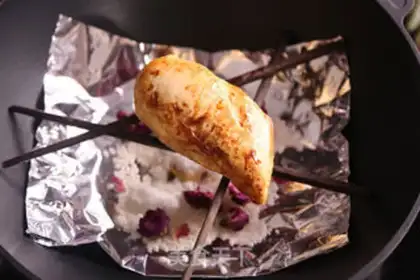 Make Rose-smoky chicken gravy step 3