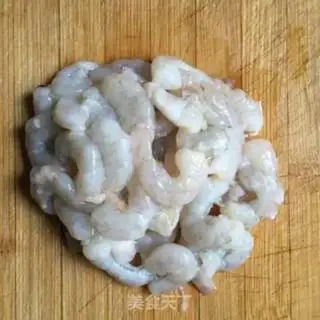 Make Pineapple and shrimp step 1