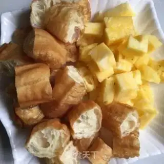 Make Pineapple and shrimp step 2